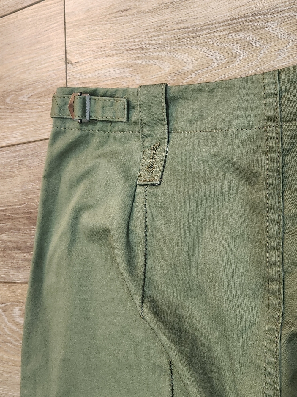 Marc Jacobs Military Olive Green Cargo Pants in a size 12 - Picture 4 of 10